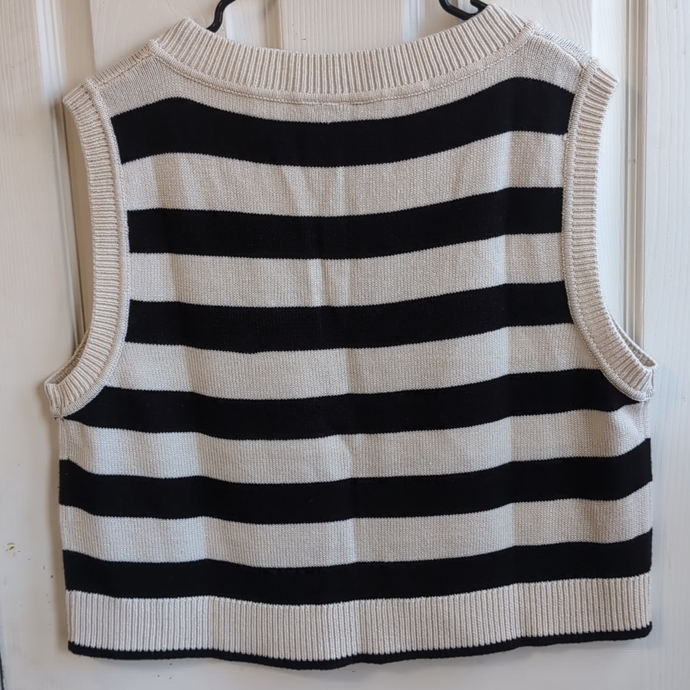 H&M Black White Striped Sleeveless V neck Cropped Sweater Size Medium - Picture 5 of 5